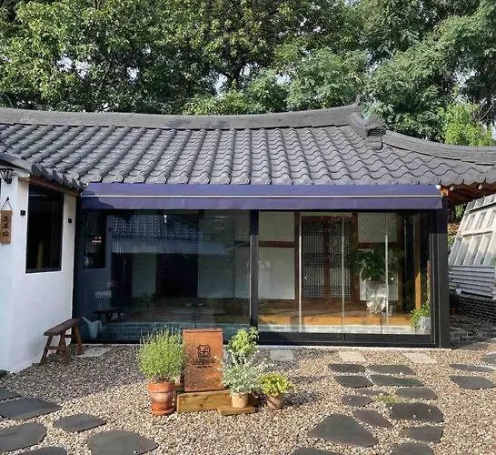 Bow Hanok House